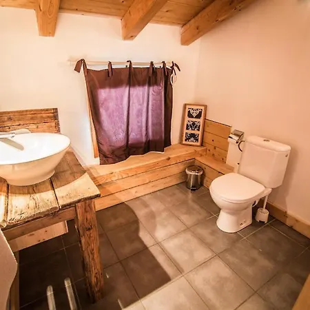 Pomet Chalet *